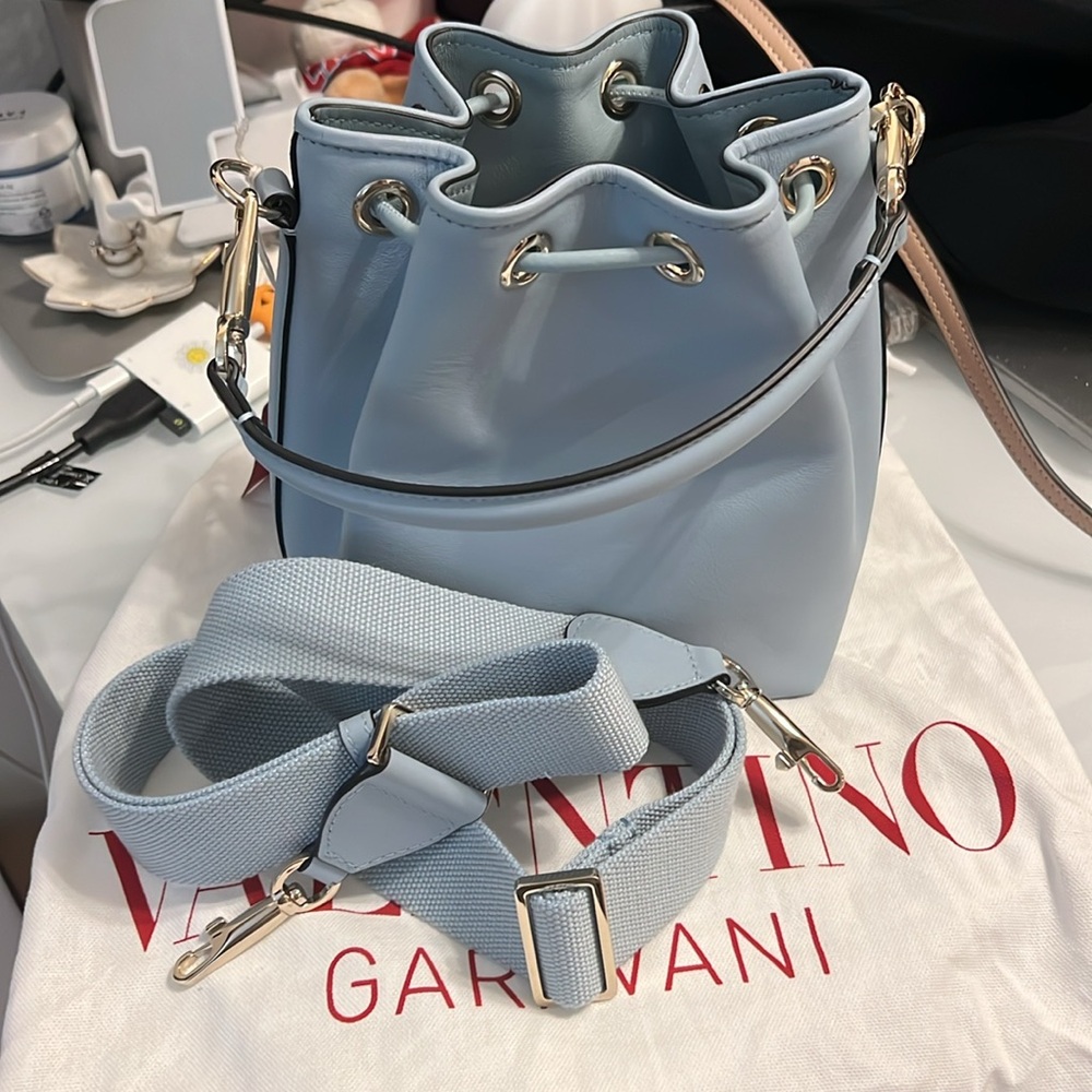 VALENTINO GARAVANI LOCÒ CALFSKIN BUCKET BAG - Picture 13 of 15